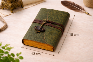 Lederbuch Chiave grün-meliert 13×18 cm mit handgeschöpftem Papier